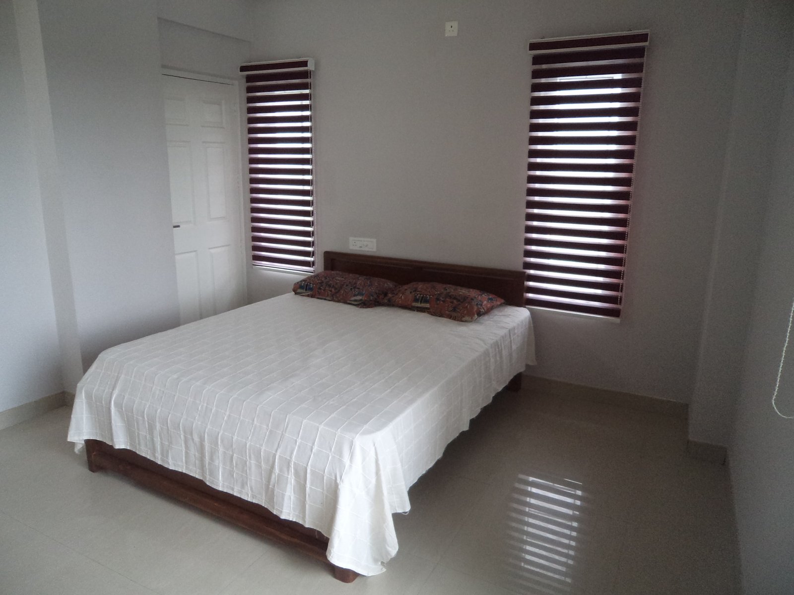 3 bedroom furnished flat for ome month rent in kottayam