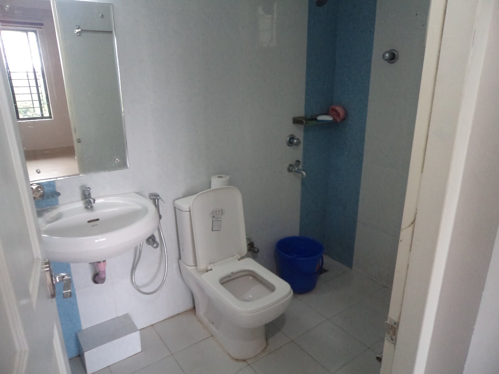 3 bedroom furnished flat for ome month rent in kottayam