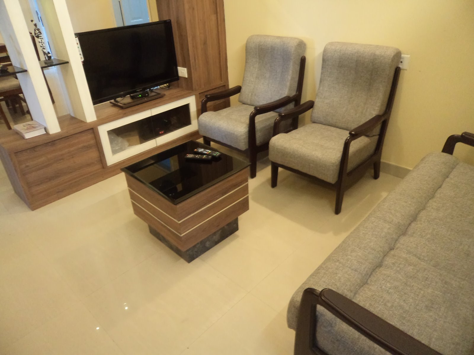 3 bedroom furnished flat for ome month rent in kottayam