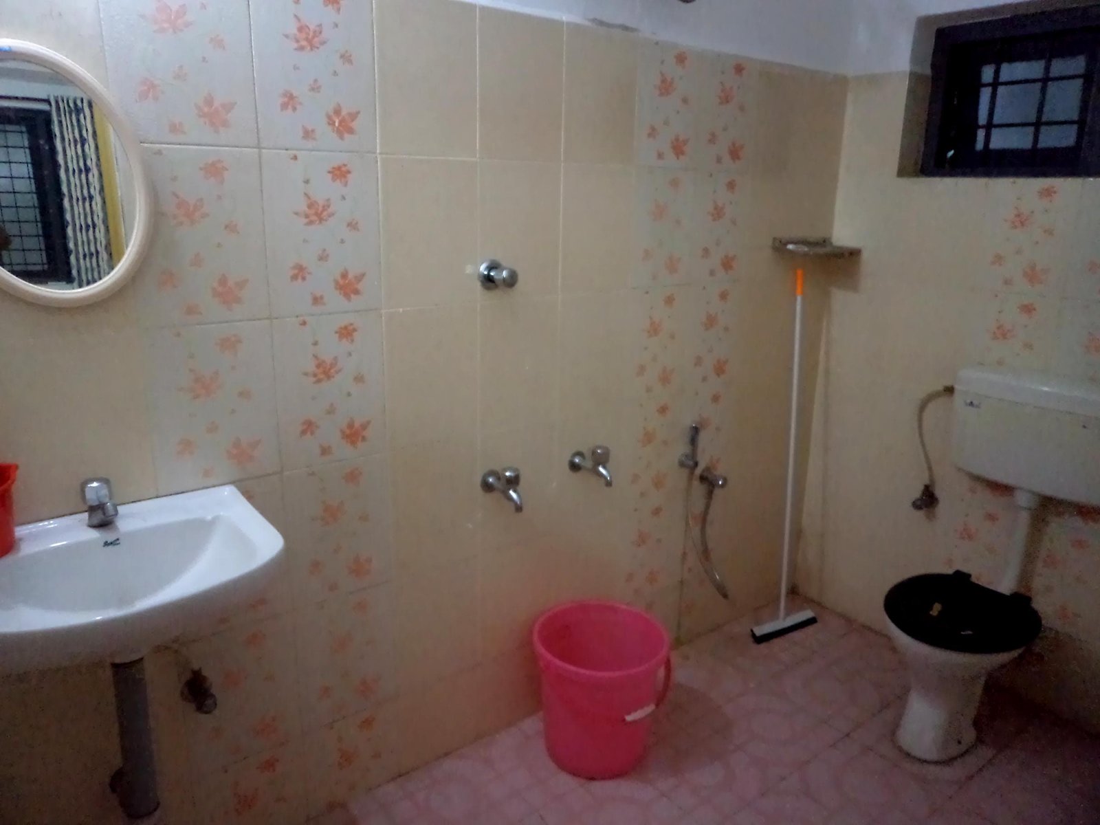 4 bedroom furnished house for ome month rent in kottayam